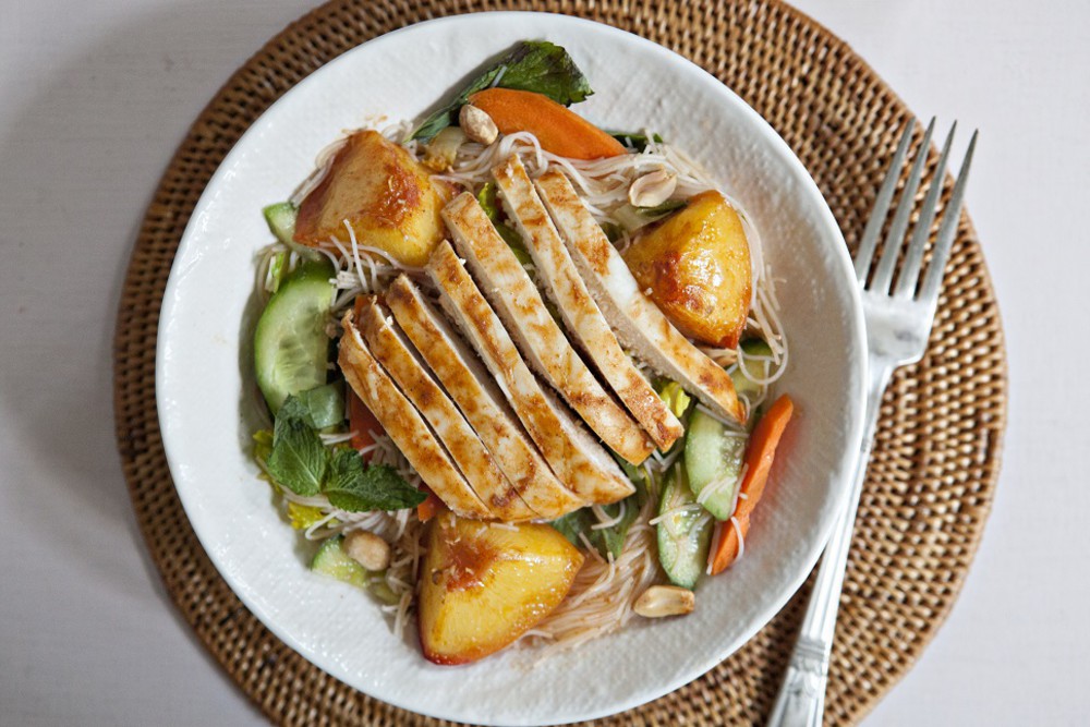 BUN – Vietnamese Noodle & Chicken Salad
